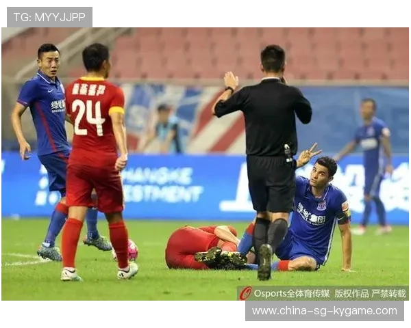 上海申花拉唐快速边路推进形成威胁,撼动对手防线